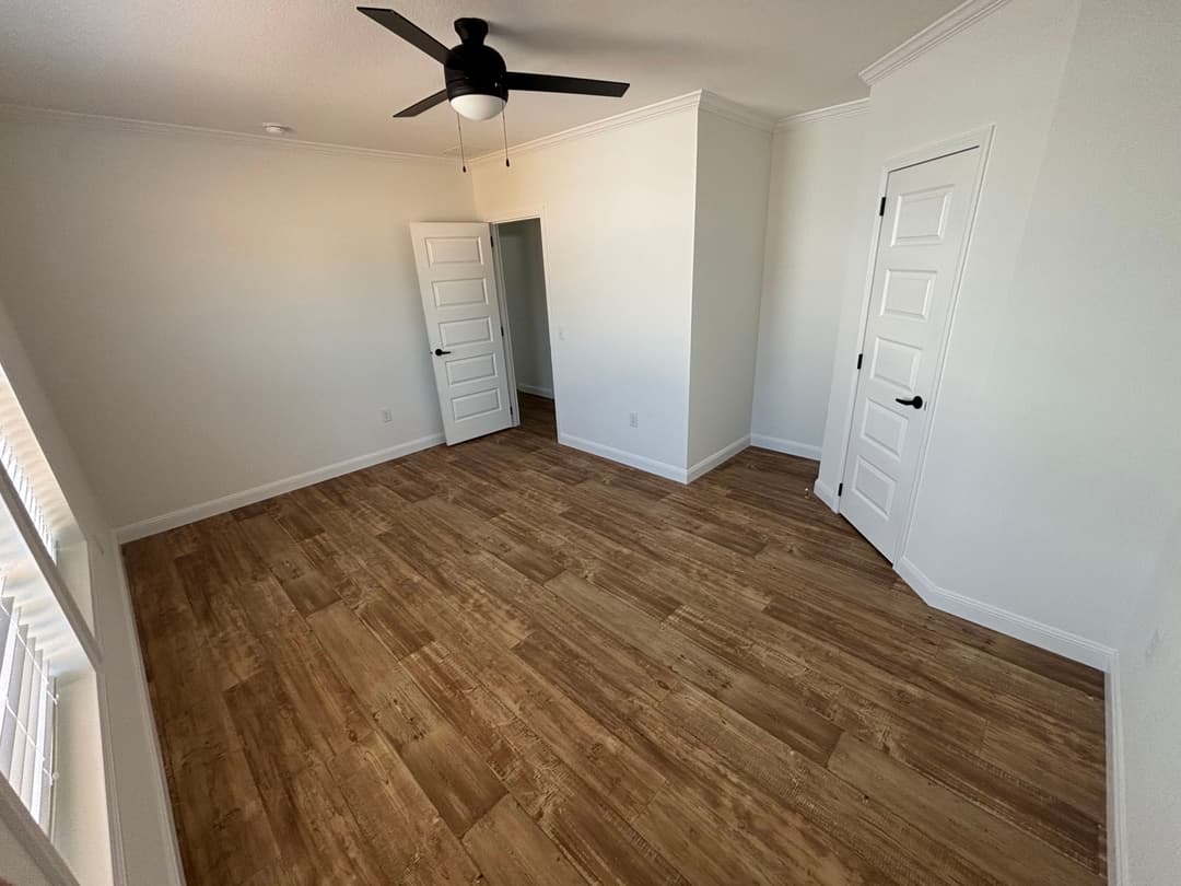 Sunshine 2010 bedroom home features