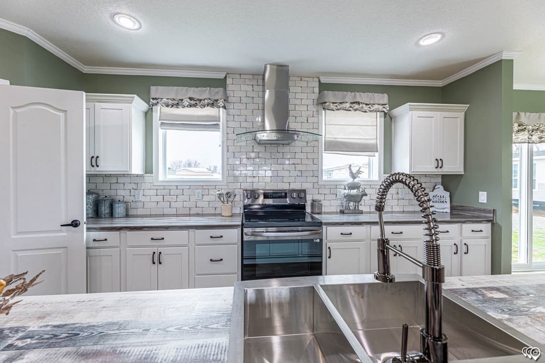 Acadia kitchen home features