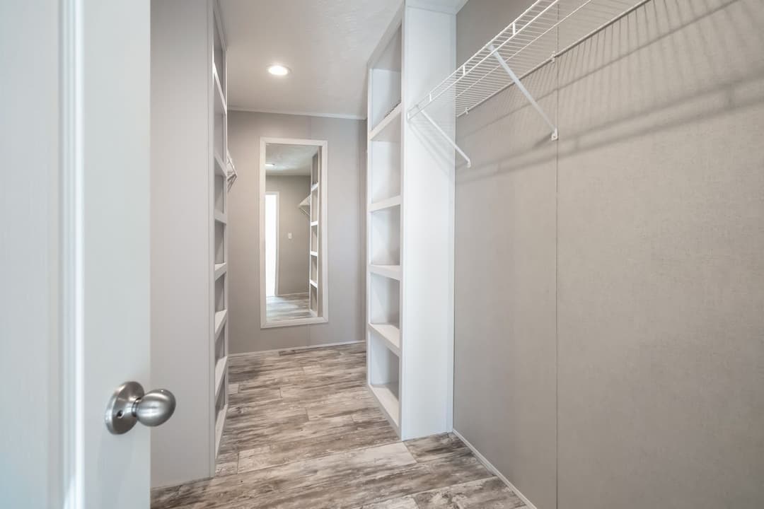 Stella interior home features