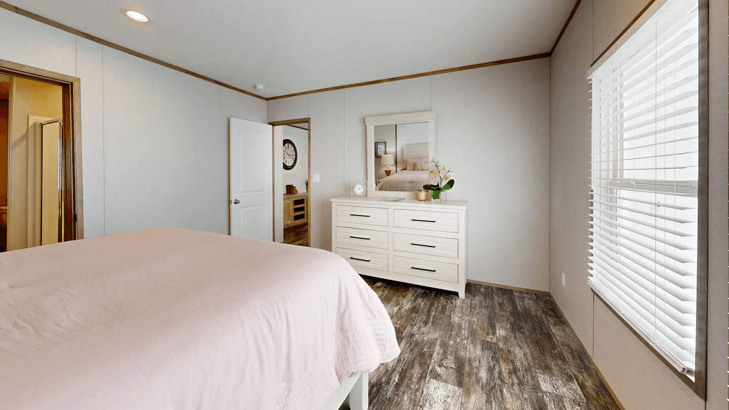 Bella vista bedroom home features