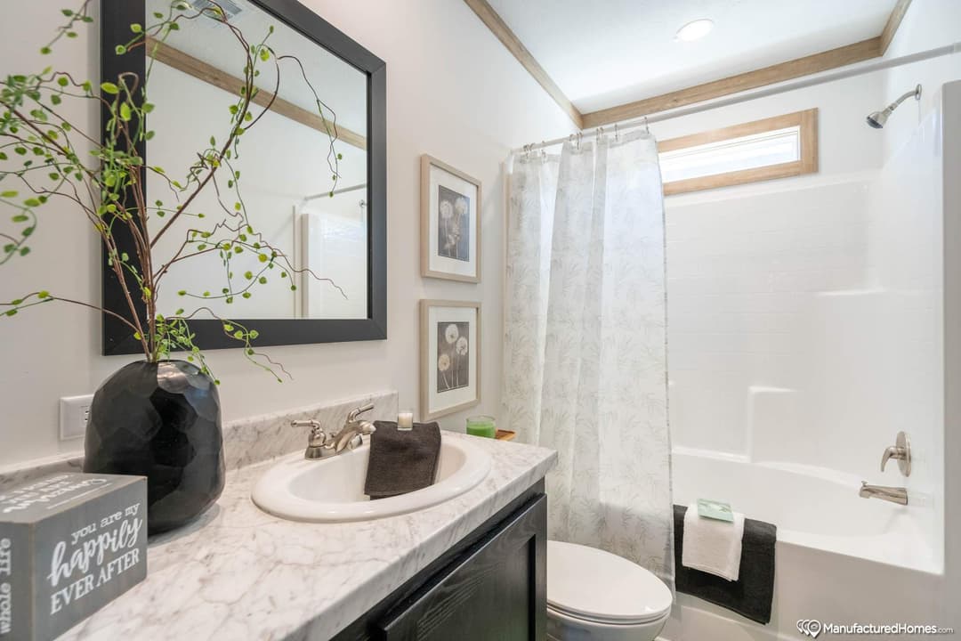 Delilah bathroom home features