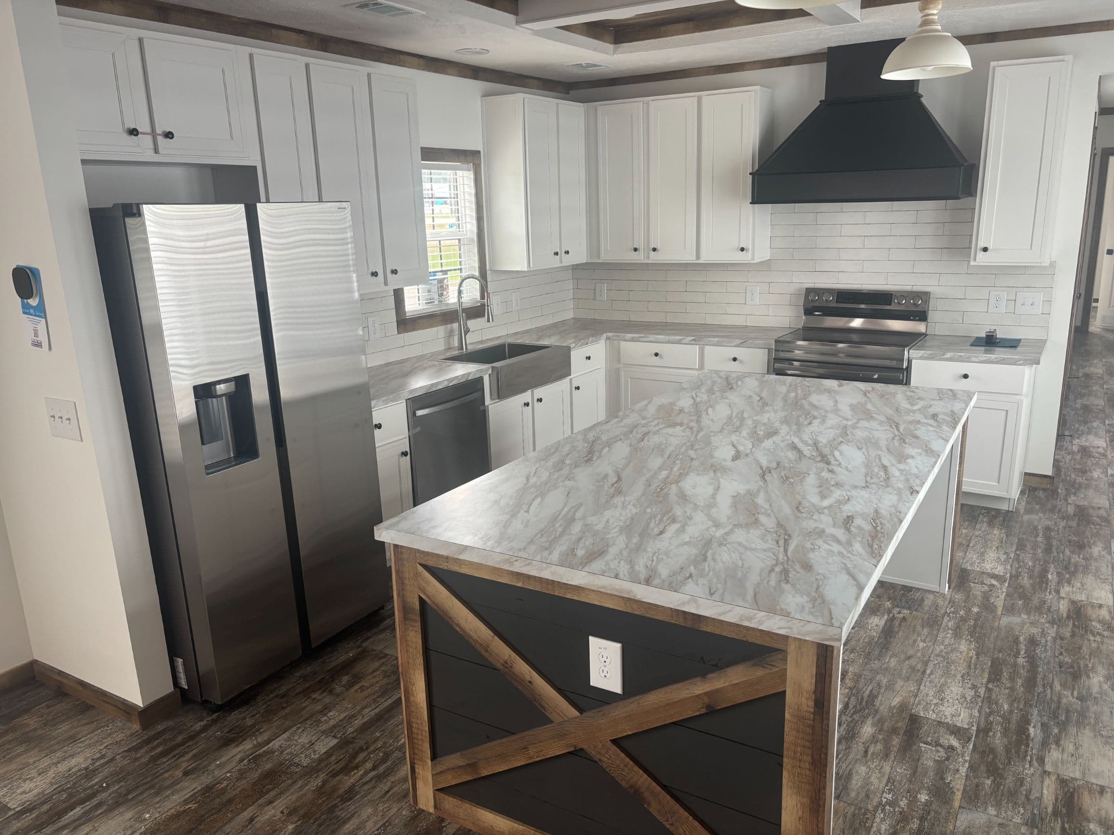 The bobby jo kitchen home features