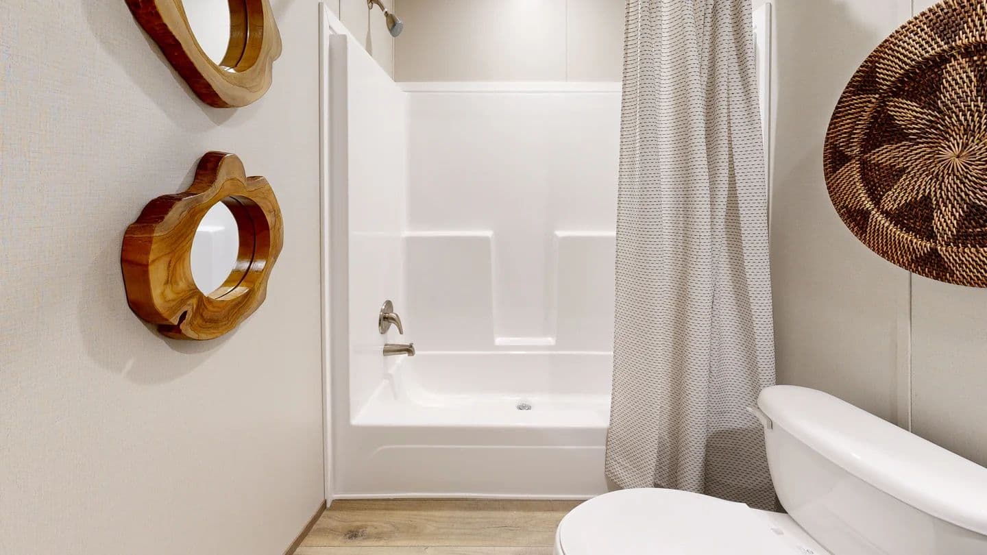 Sevier (biloxi) bathroom home features