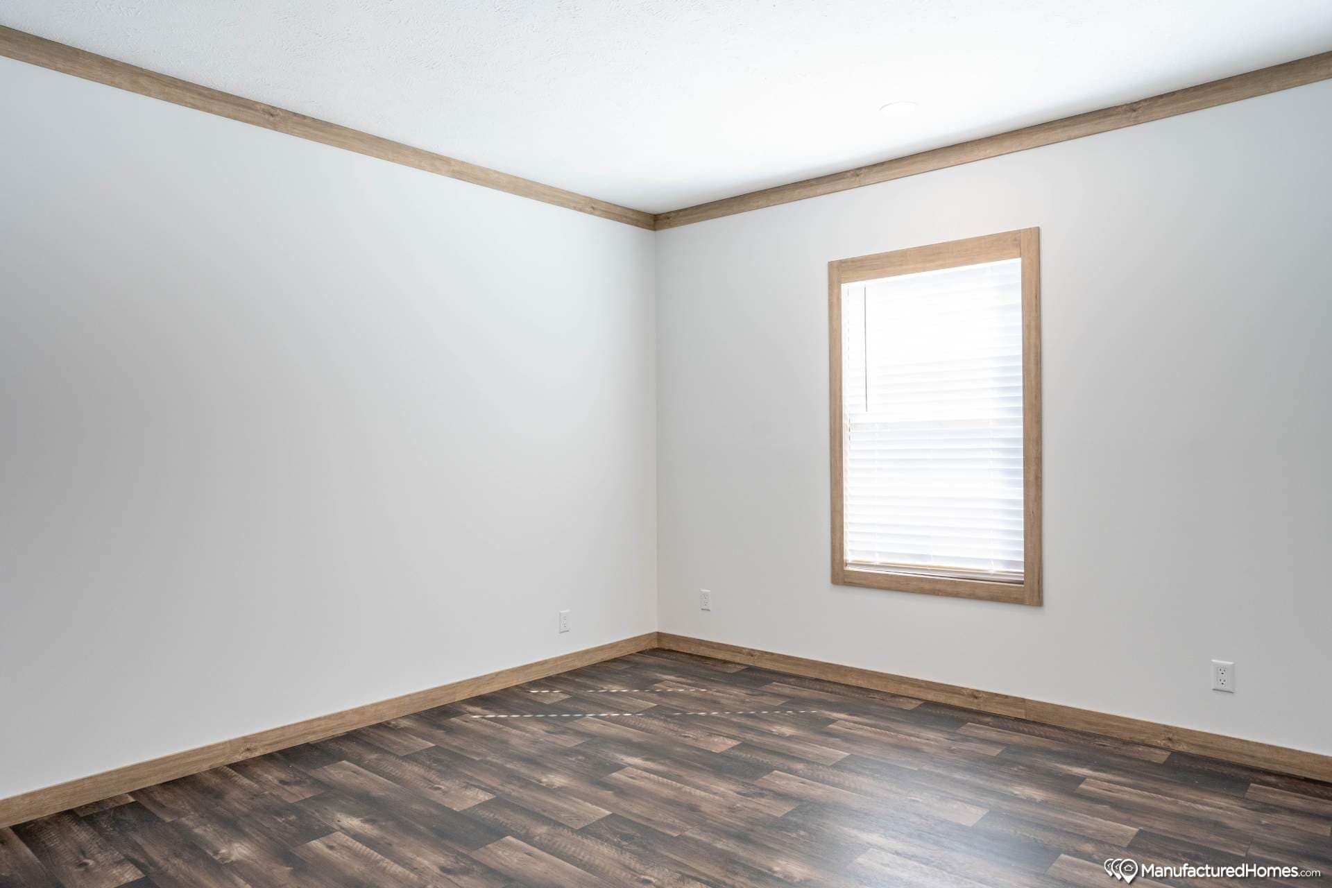 Delilah bedroom home features