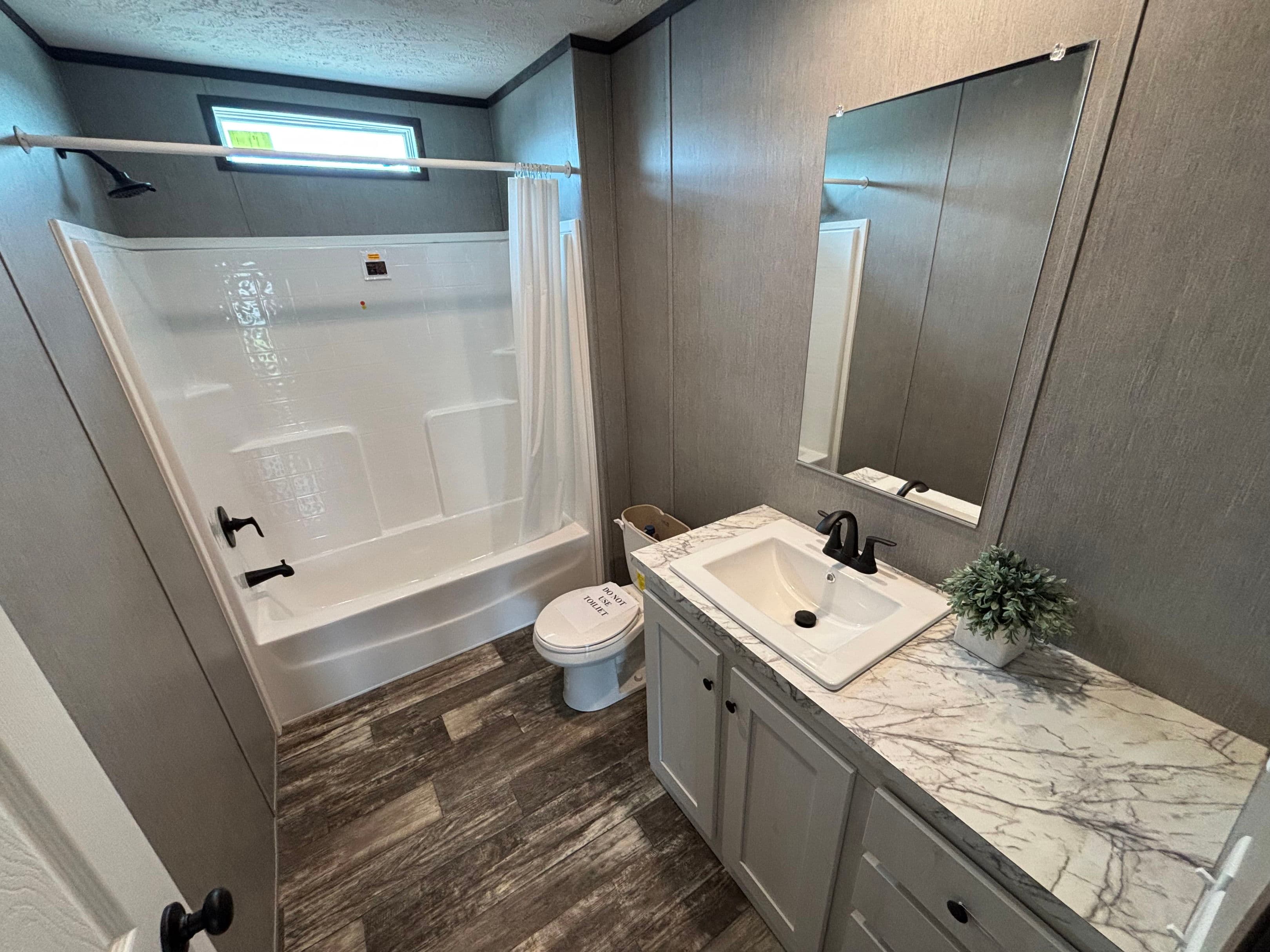 The bayside bathroom home features