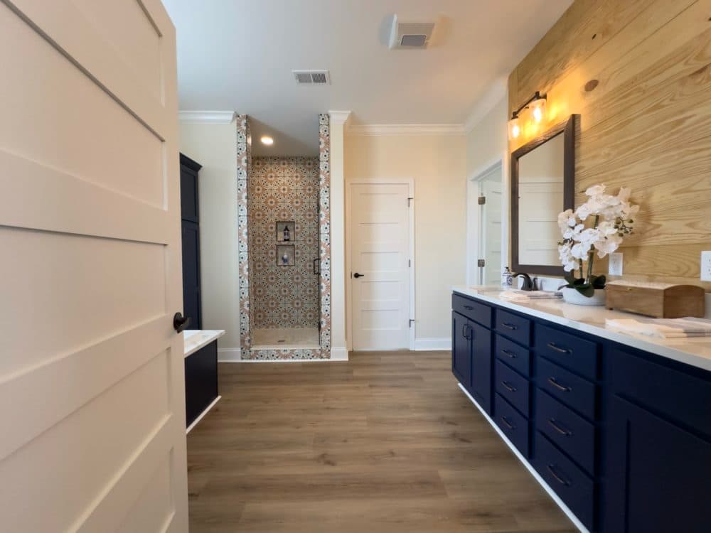 The riverwalk bathroom home features