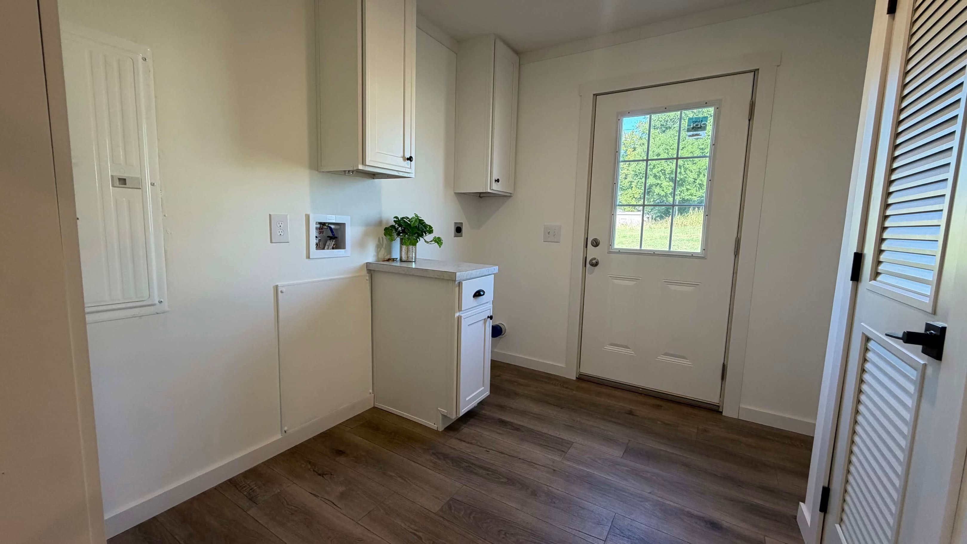 Everett interior home features