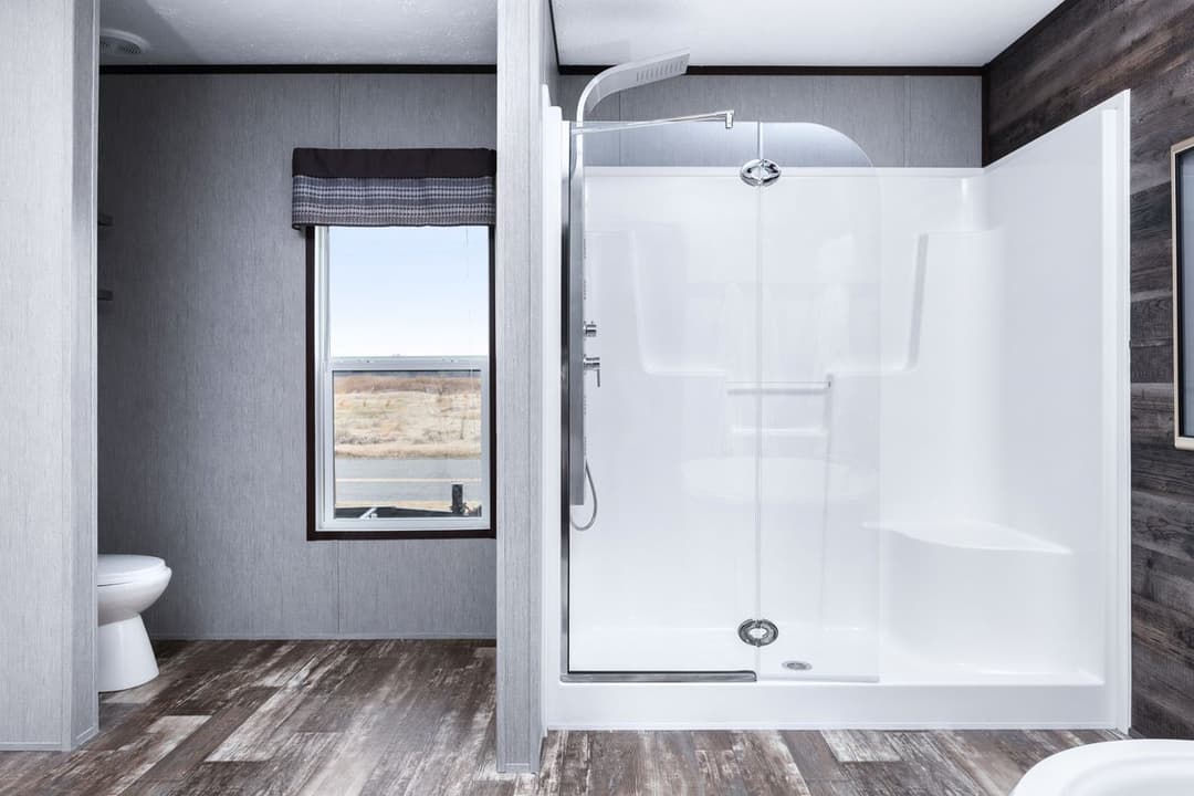 The shoreline bathroom home features