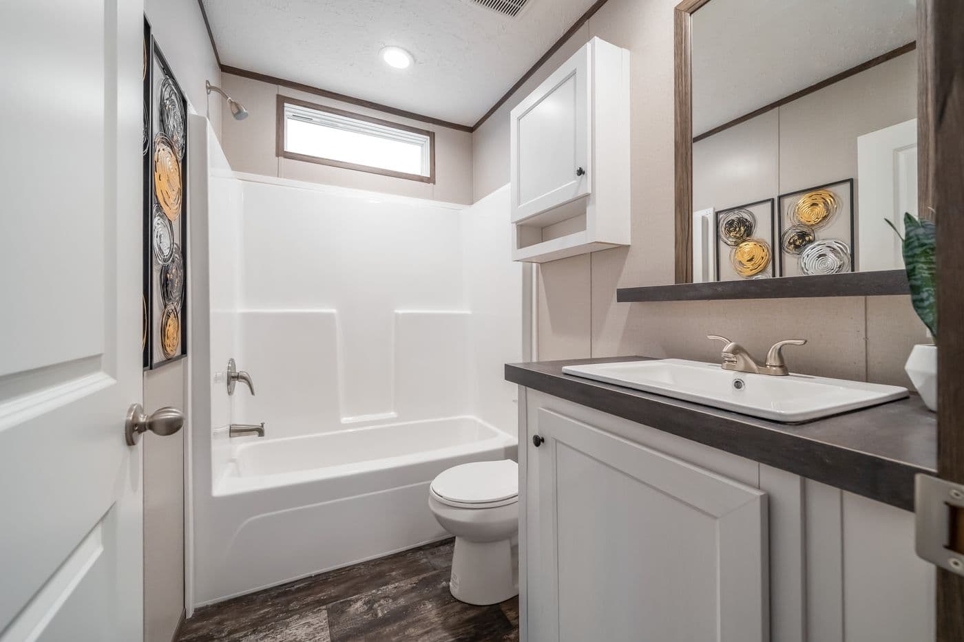The general bathroom home features