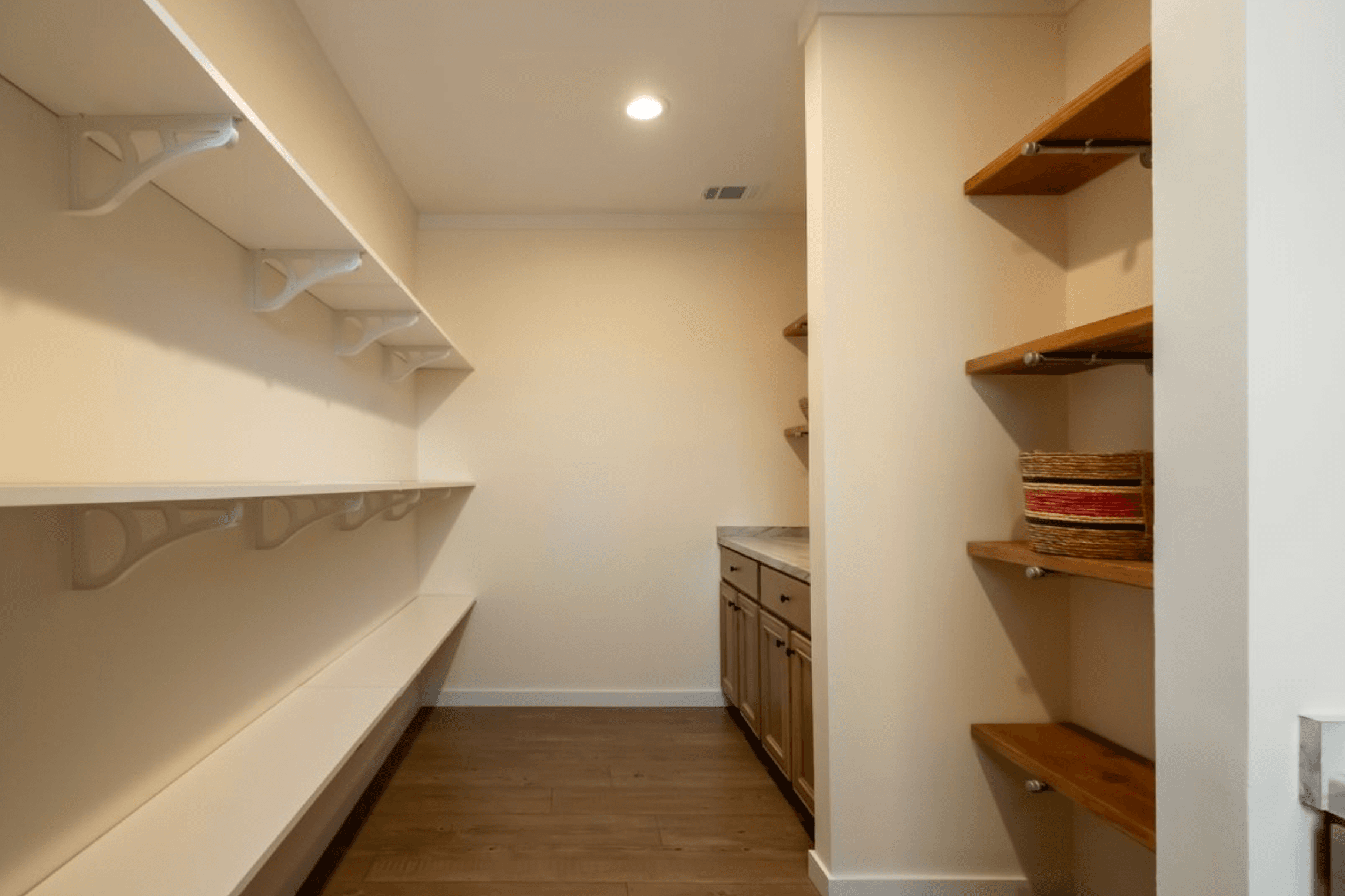 The rocking chair interior home features