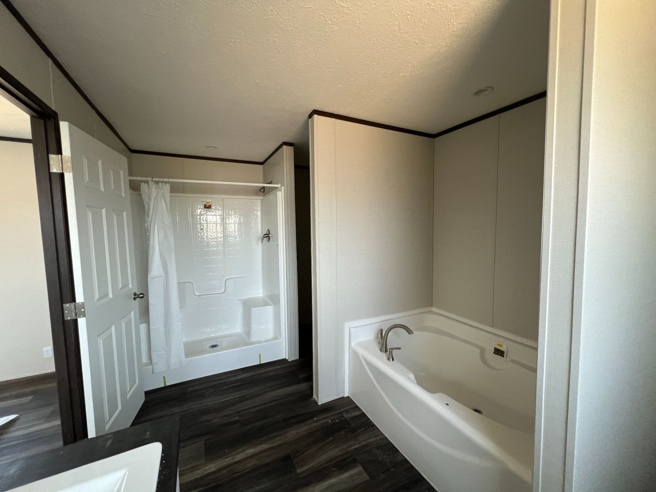 Desire bathroom home features