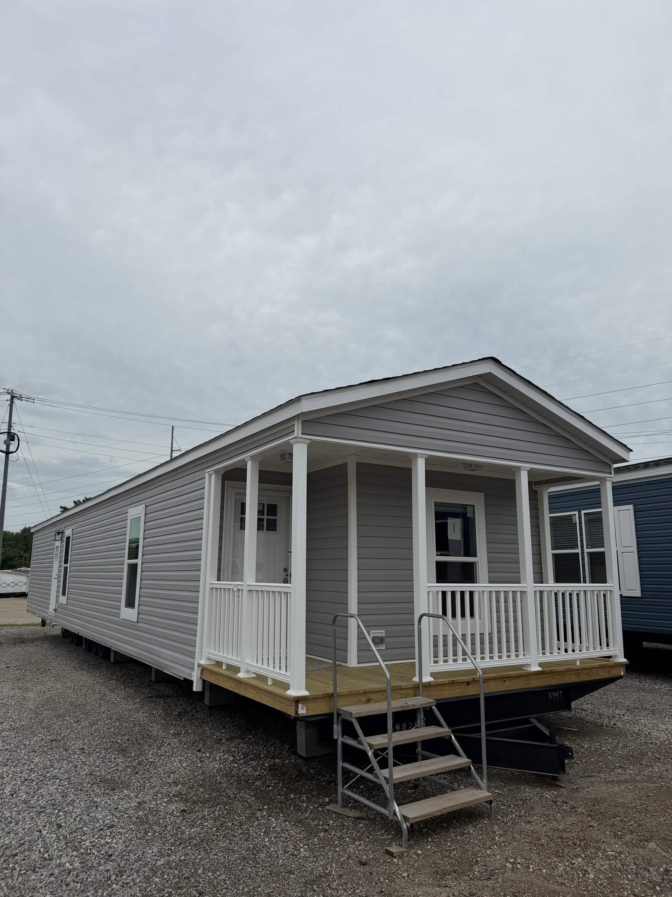 Split lodge exterior and hero home features