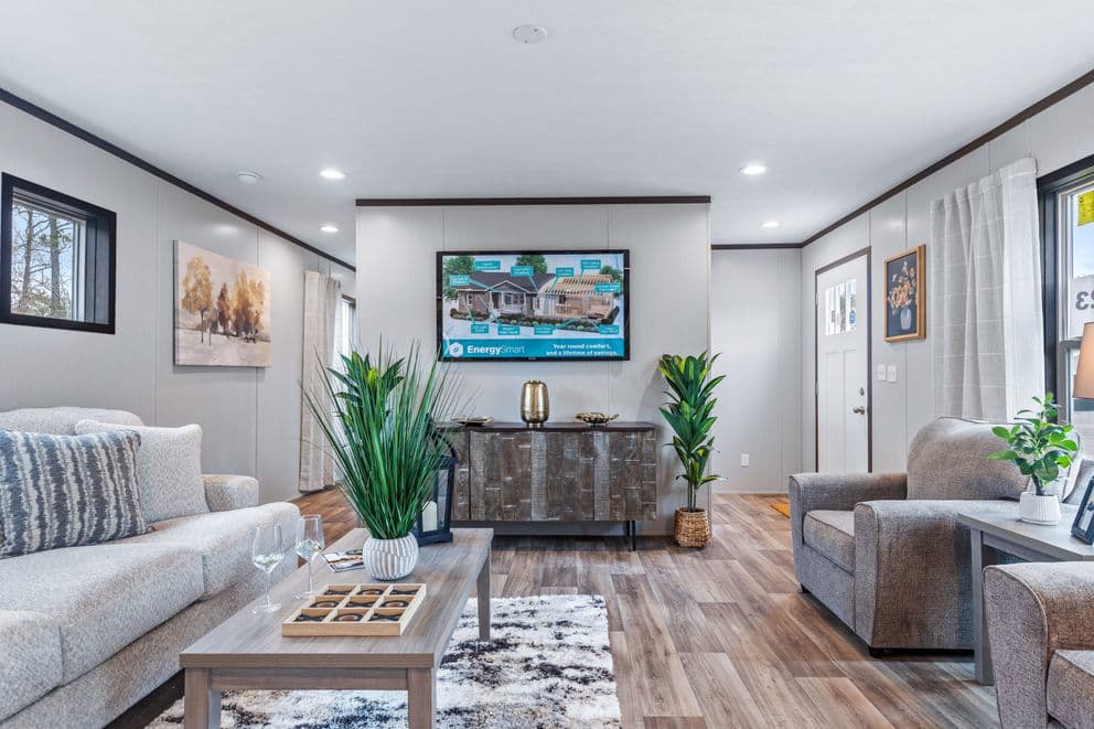 Grand interior home features