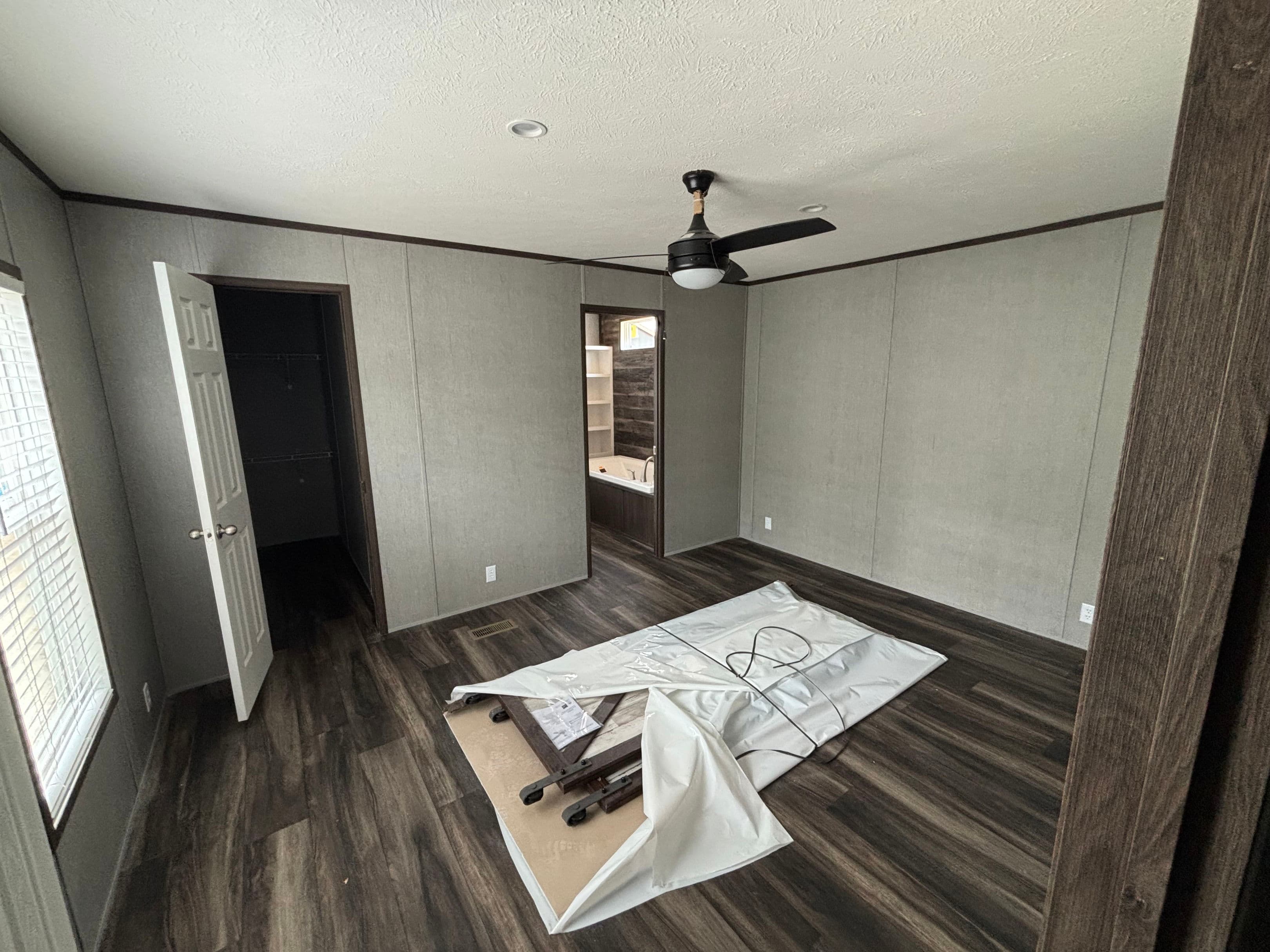 The seaside bedroom home features