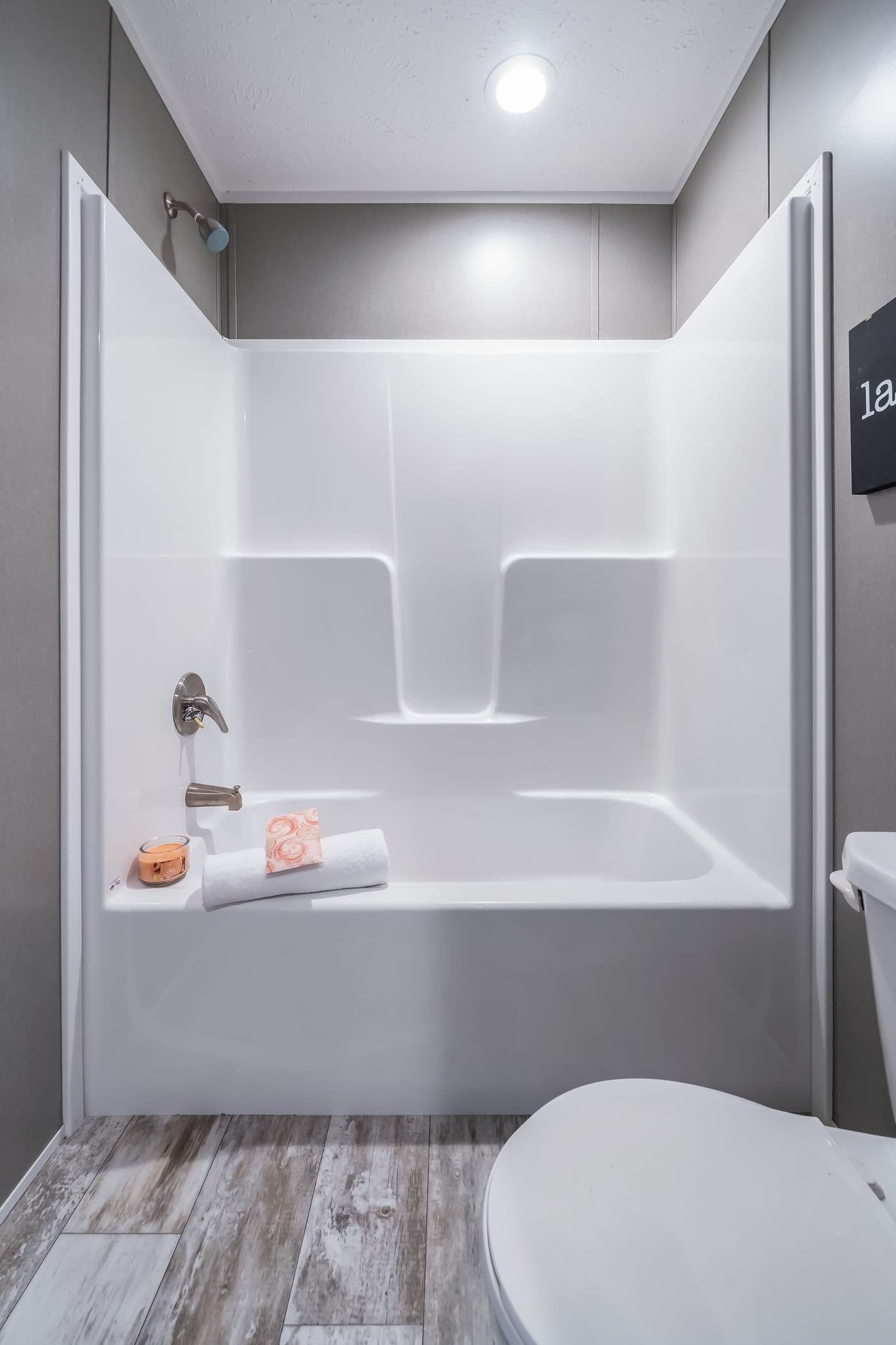 Cascade bathroom home features