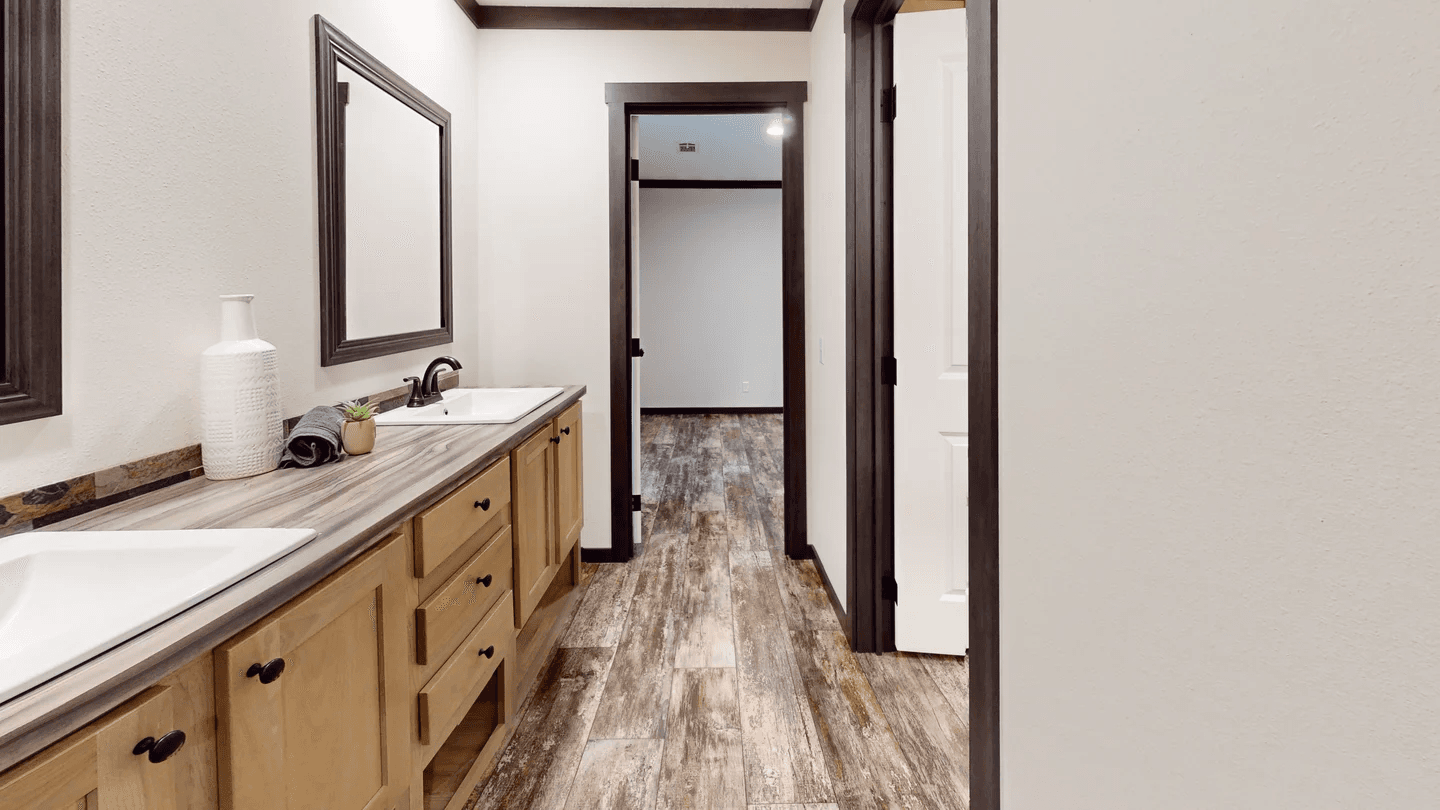 Boujee lux bathroom home features