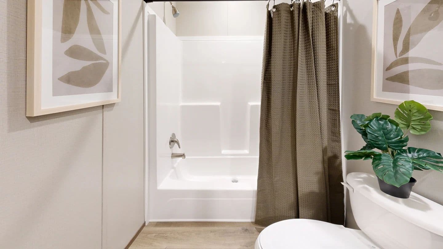 Sevier (biloxi) bathroom home features