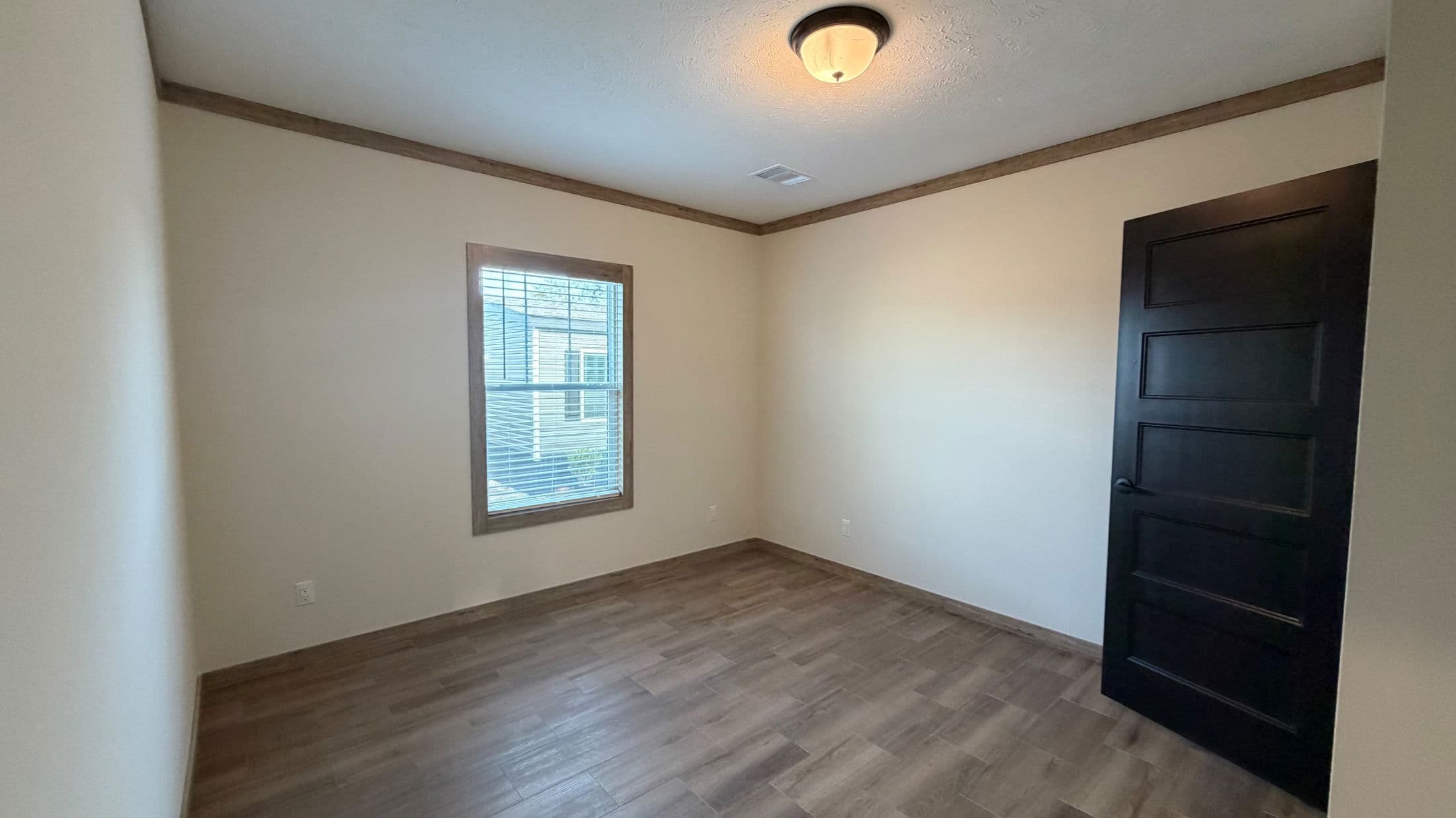 Mountain laurel (biloxi) bedroom home features