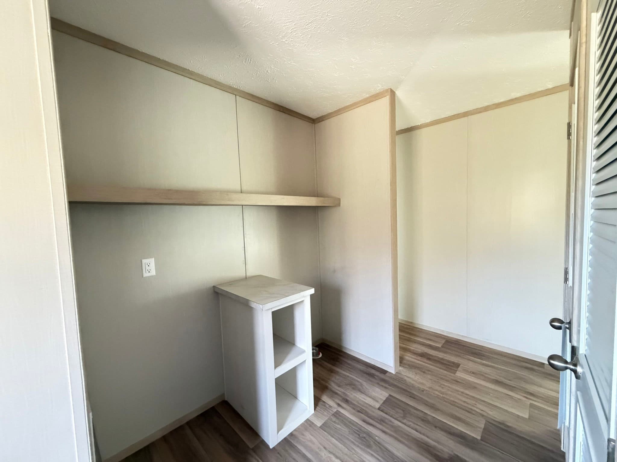 Summit interior home features