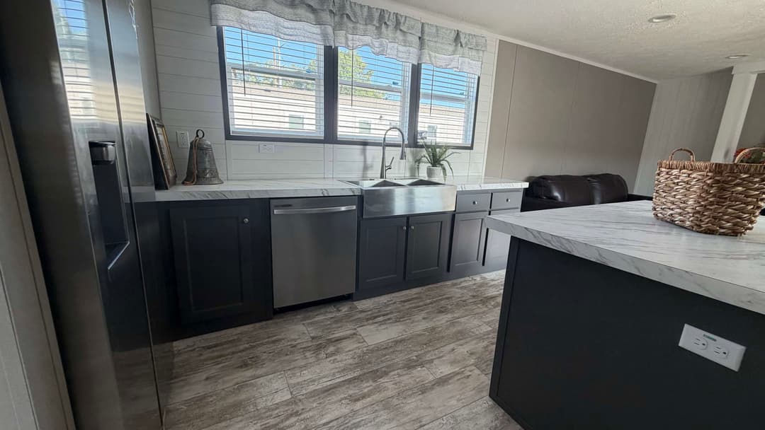 The driftwood kitchen home features