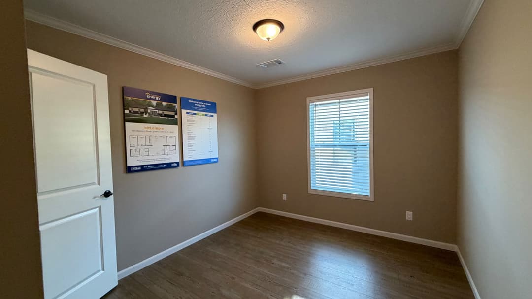 Mclemore ( biloxi) bedroom home features