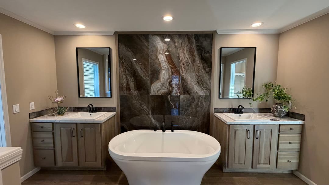 Mclemore ( biloxi) bathroom home features