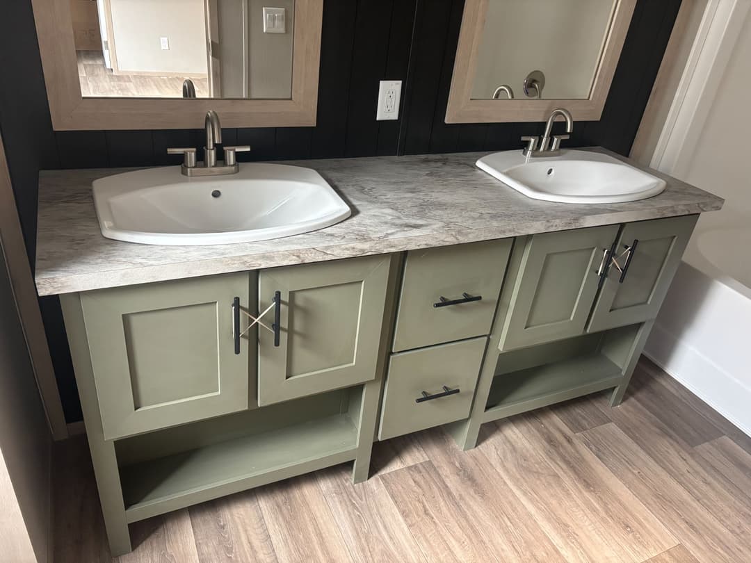 Hudson bathroom home features