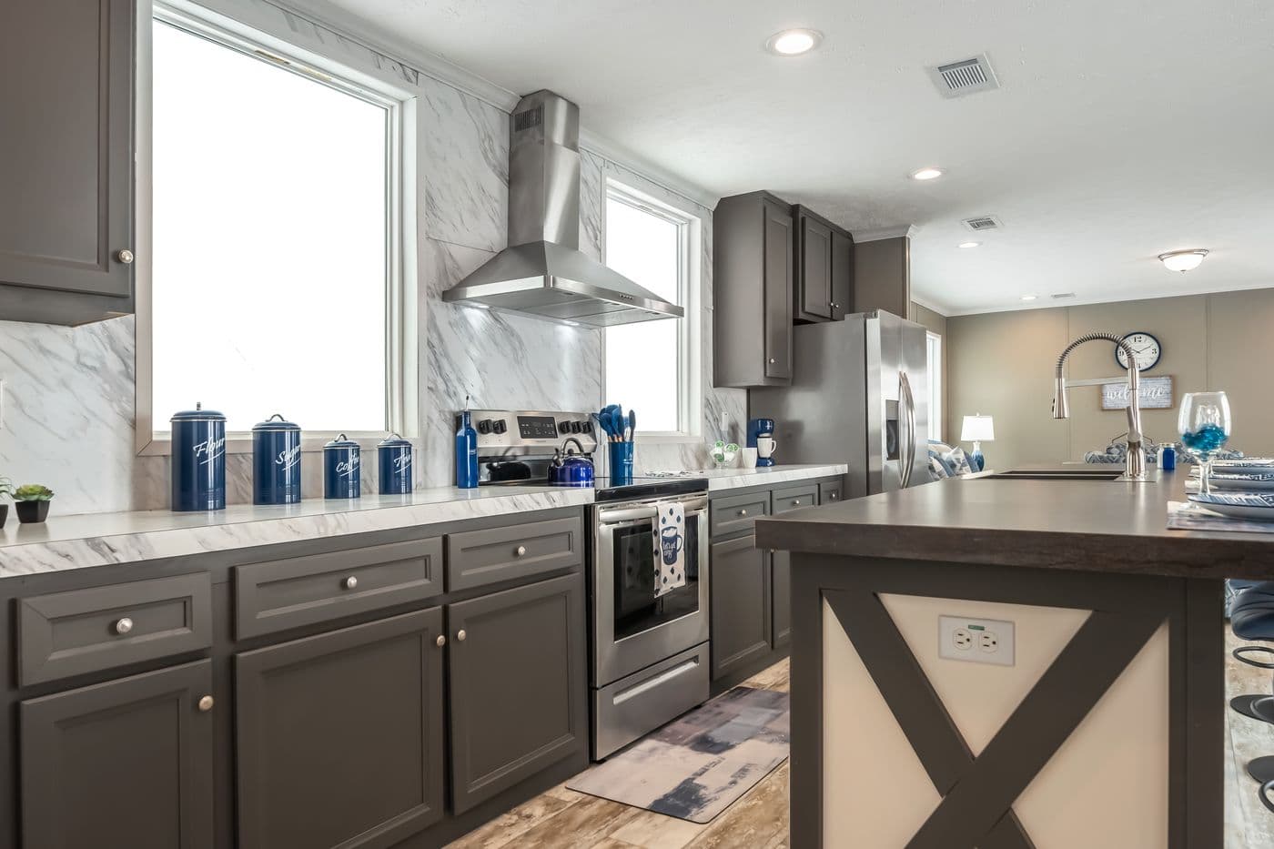 Major kitchen home features