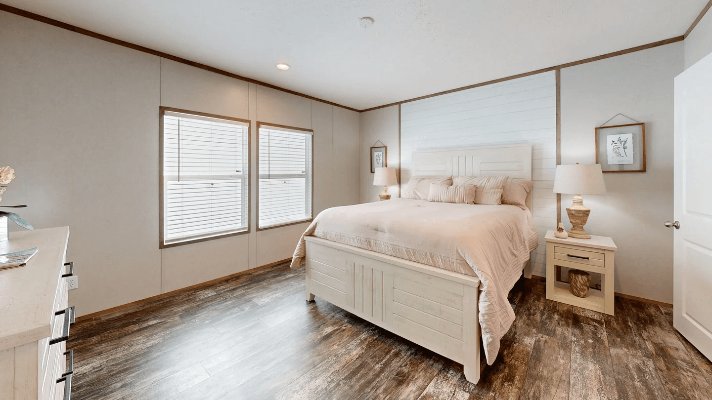 Bella vista bedroom home features