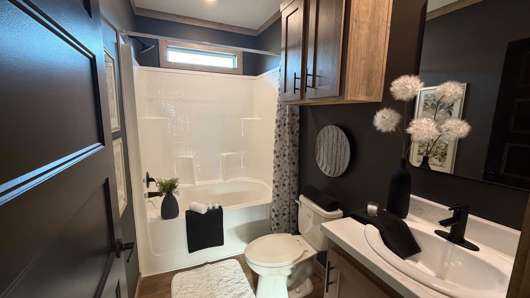 Mountain laurel (biloxi) bathroom home features