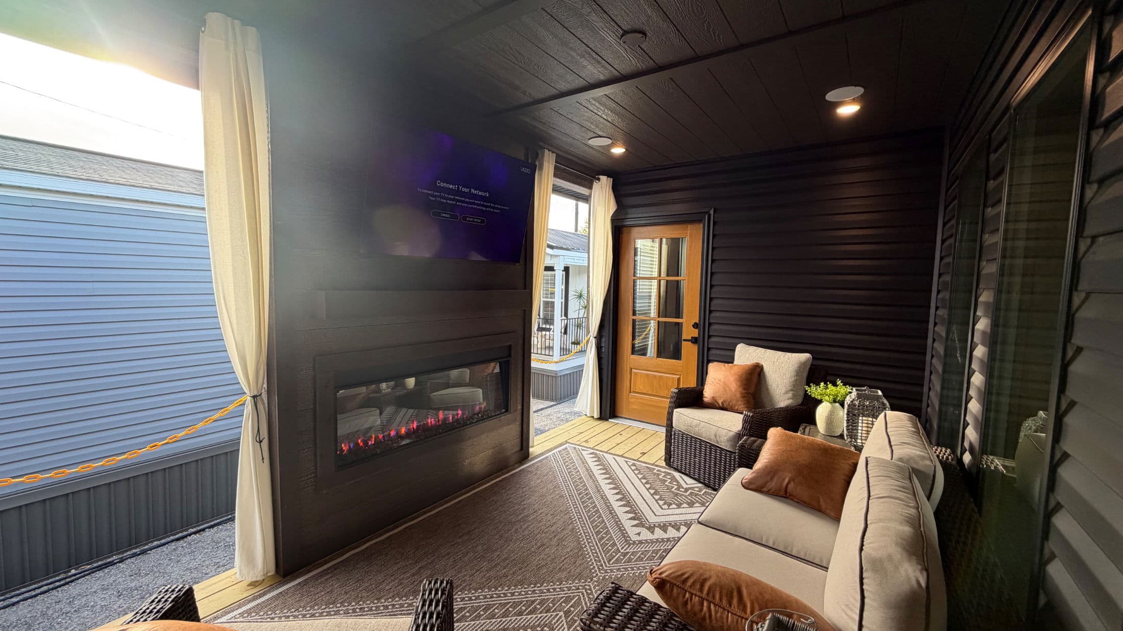 Mountain laurel (biloxi) exterior home features