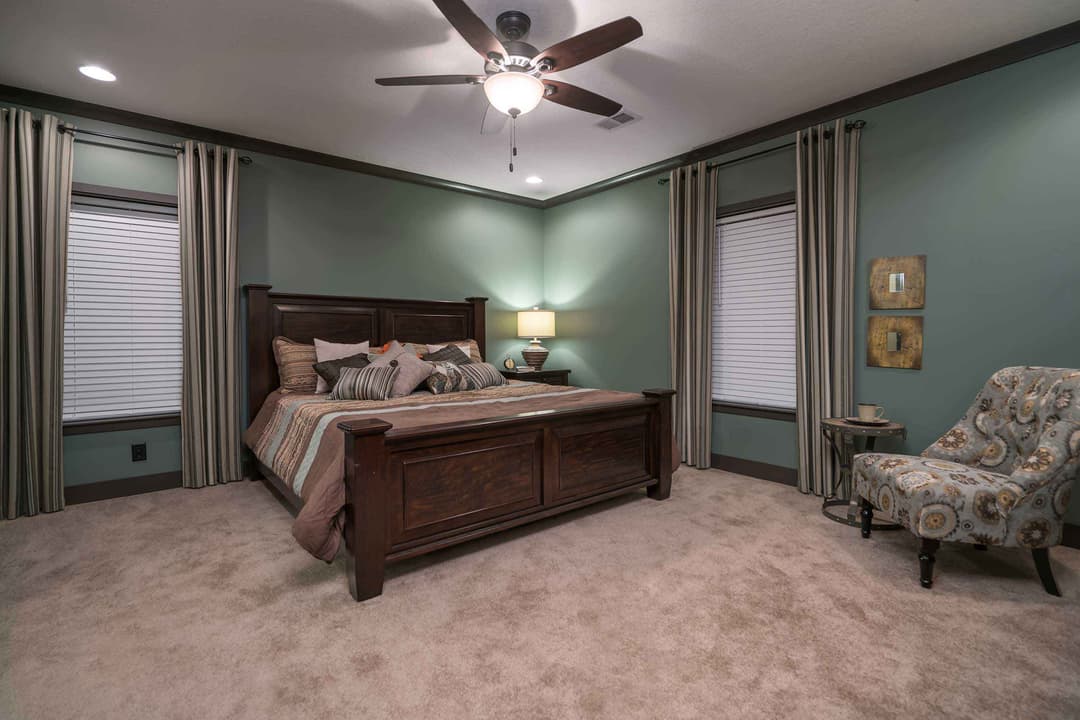 Classic series dw bedroom home features