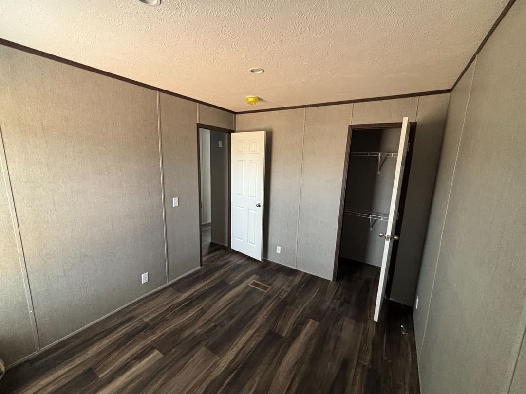 The seaside bedroom home features