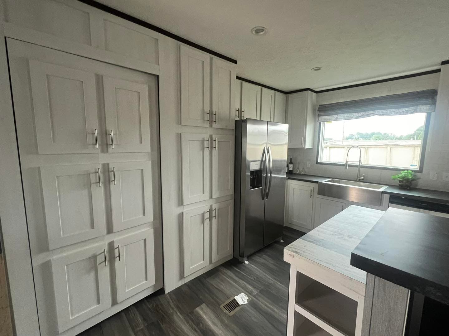 The shoreline kitchen home features