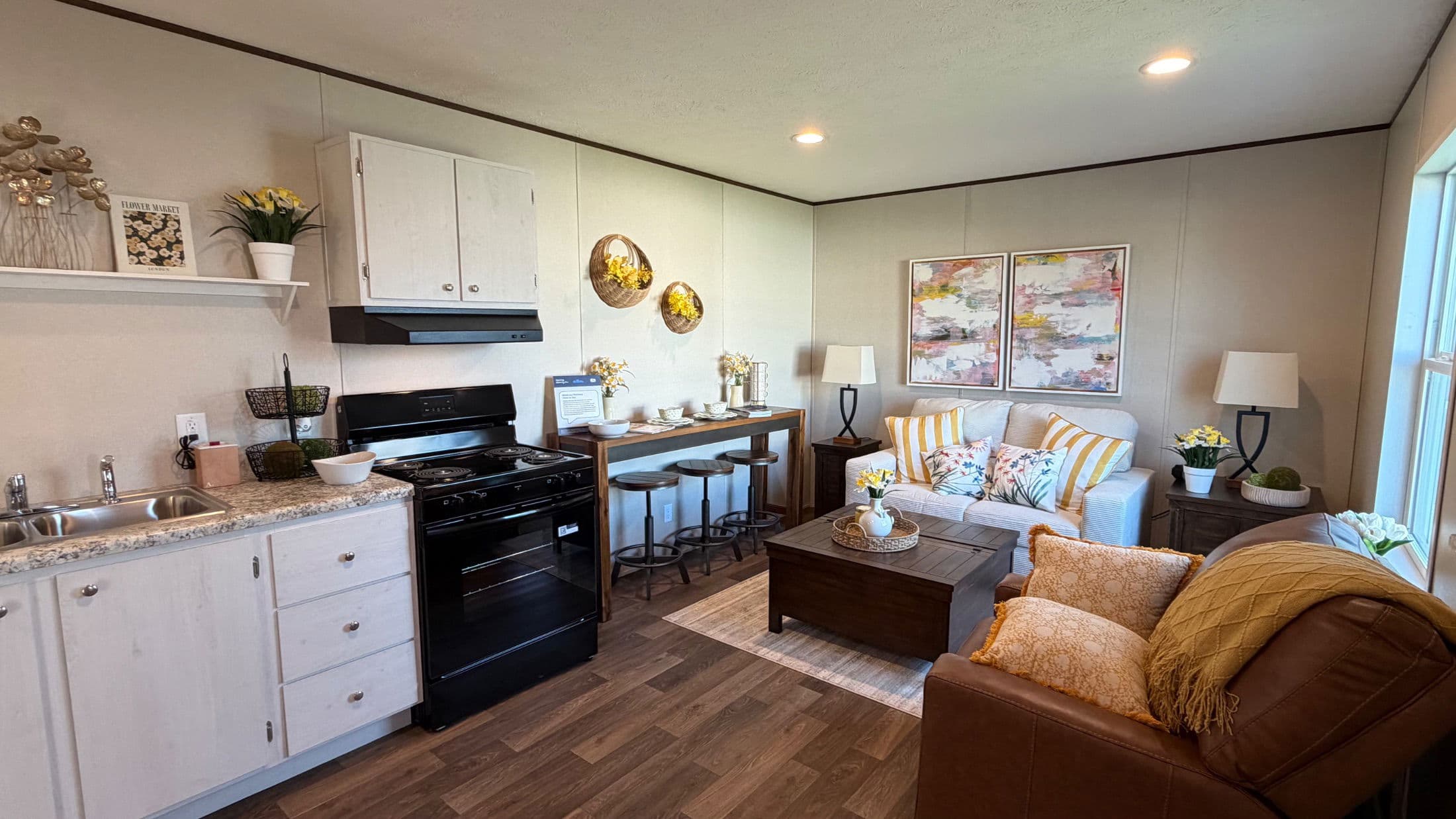 Tru buttercup (mini)  hero home features