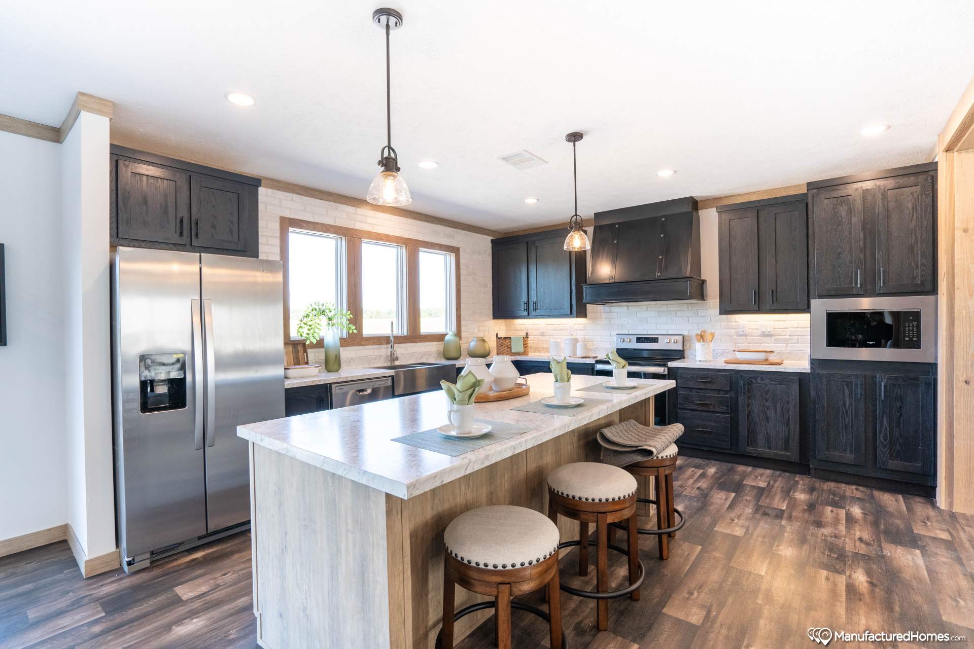 Delilah kitchen home features