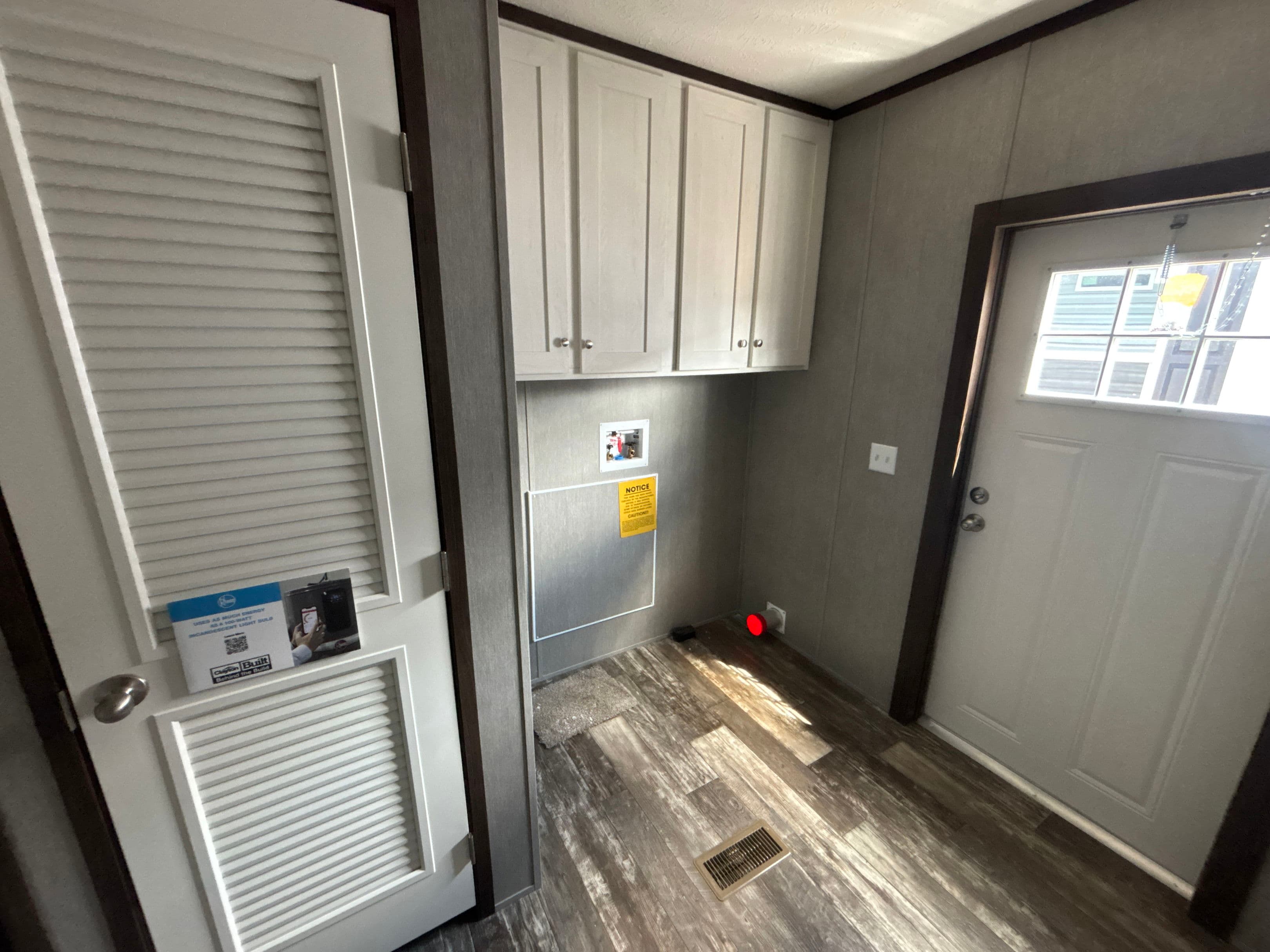 The bayside  home features