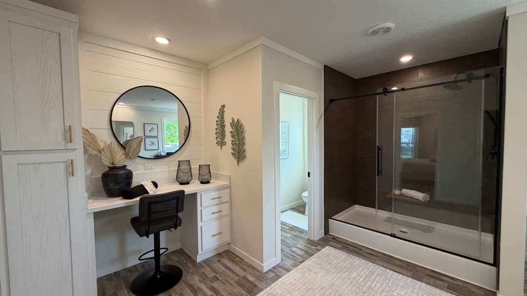 South fork (biloxi) bathroom home features