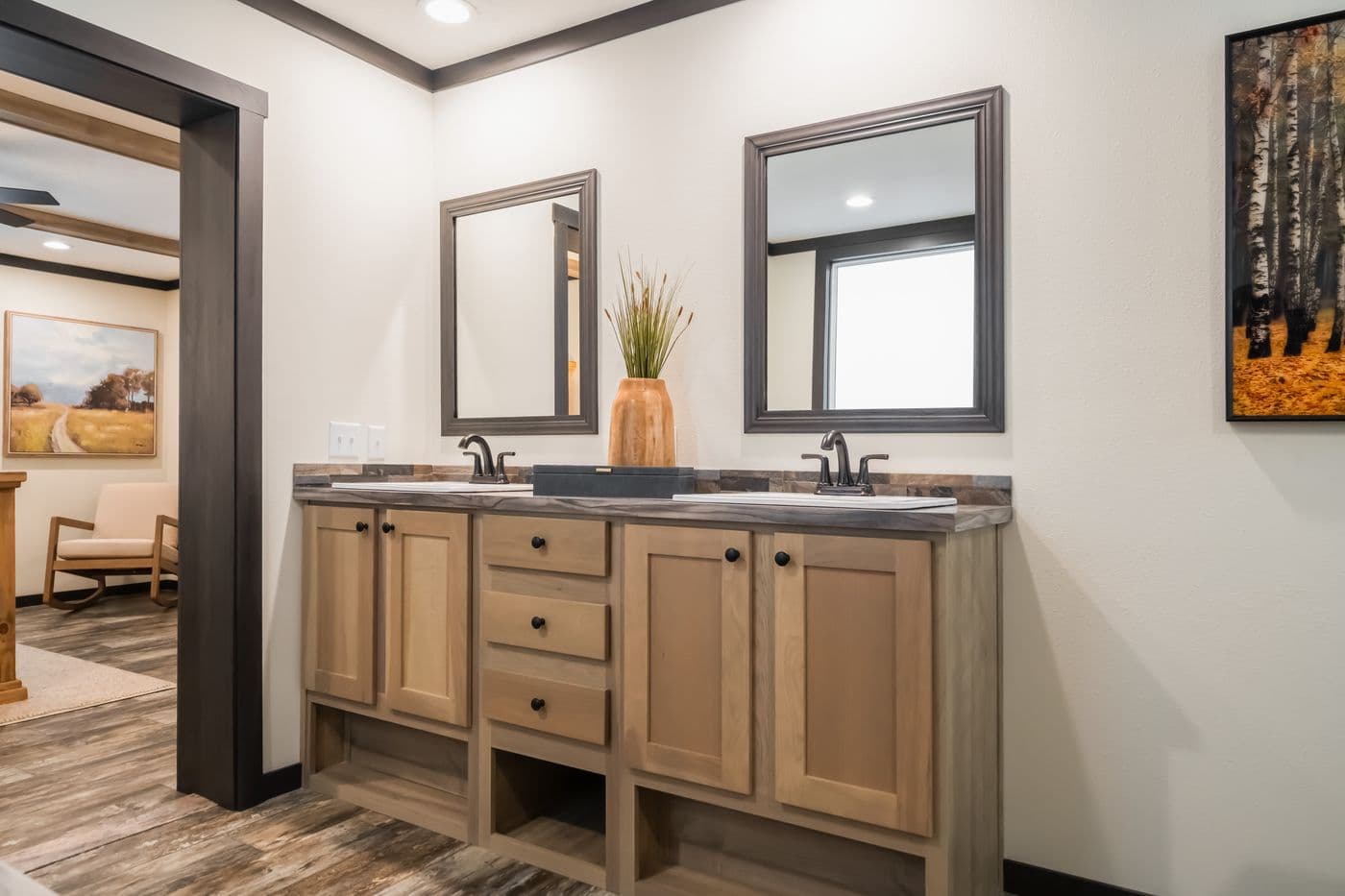 Boujee lux bathroom home features