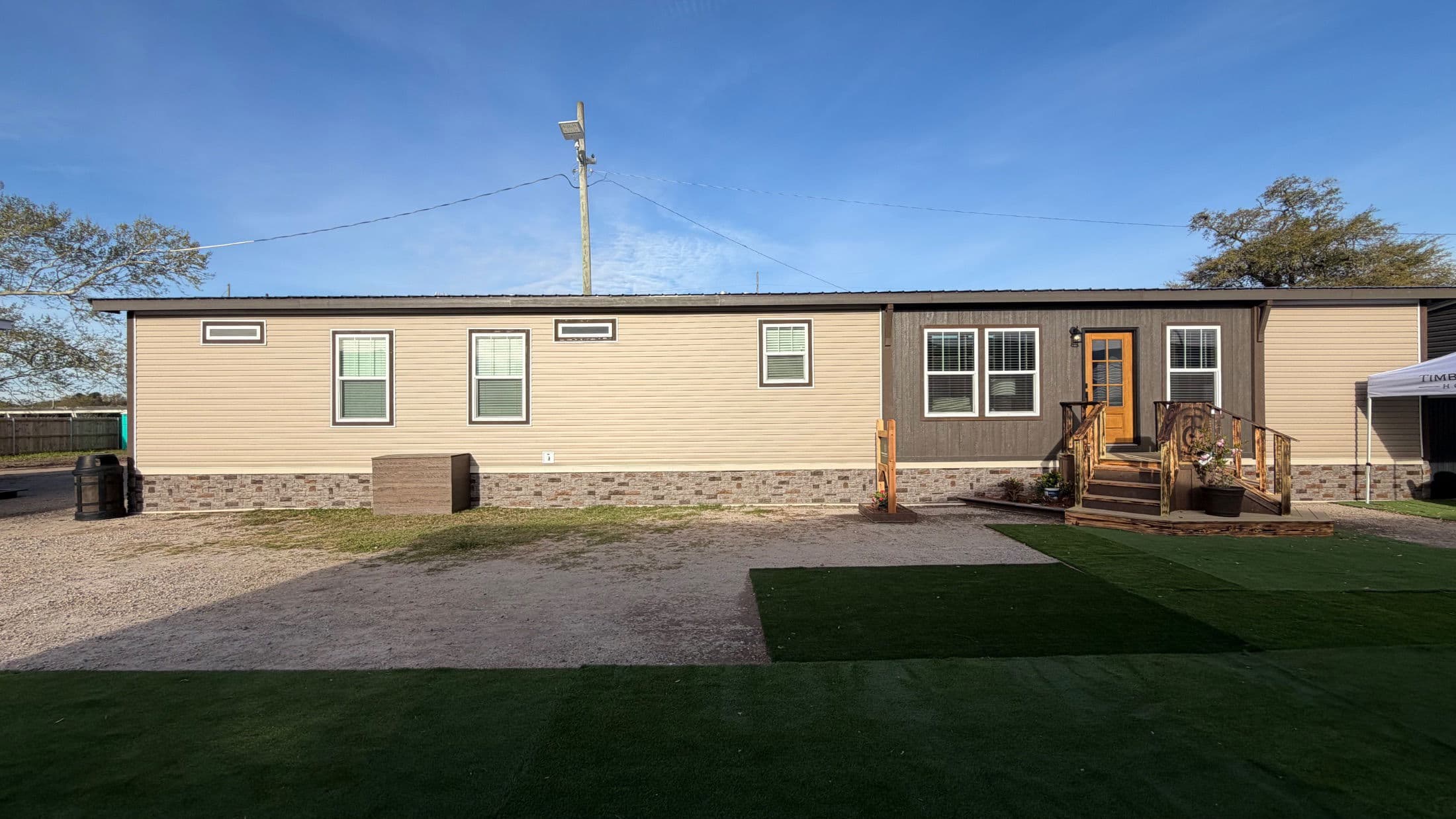 The keystone (biloxi) exterior home features