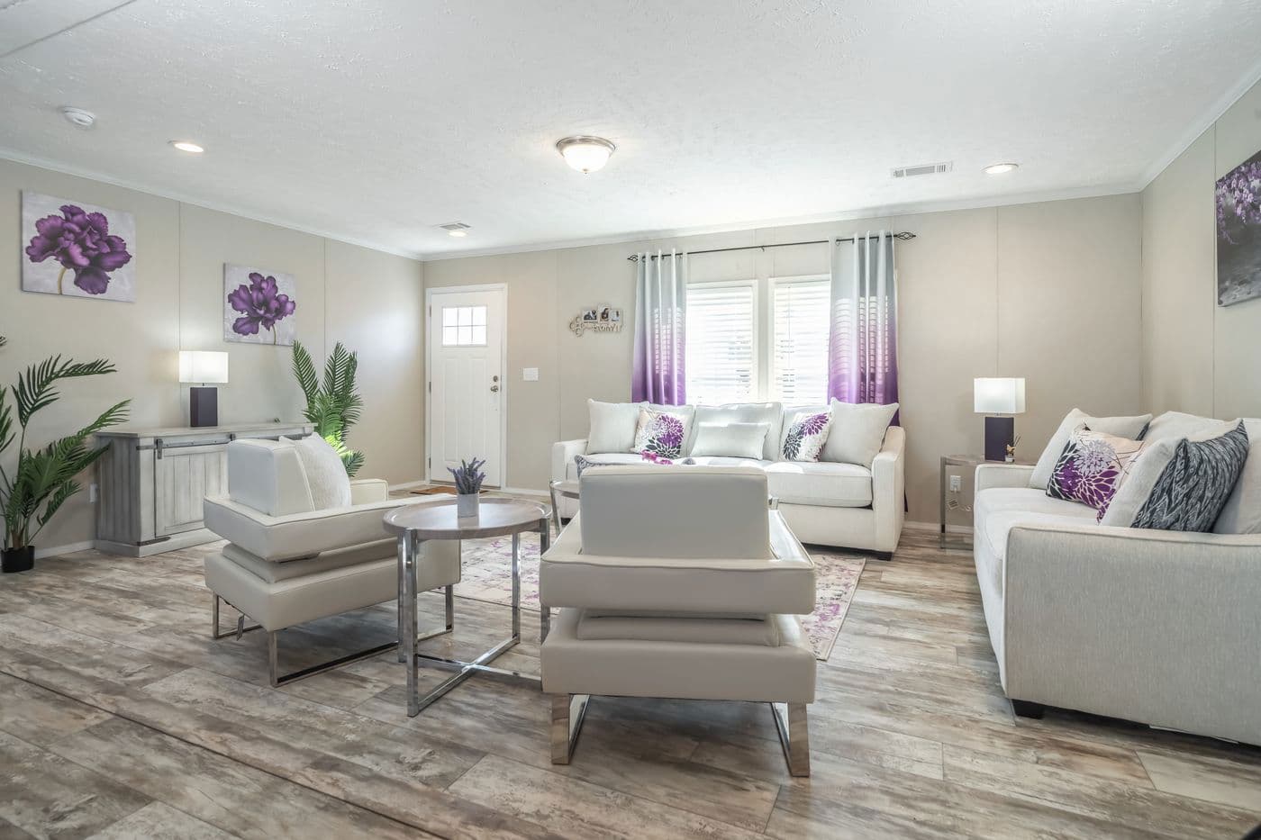 Stella interior home features