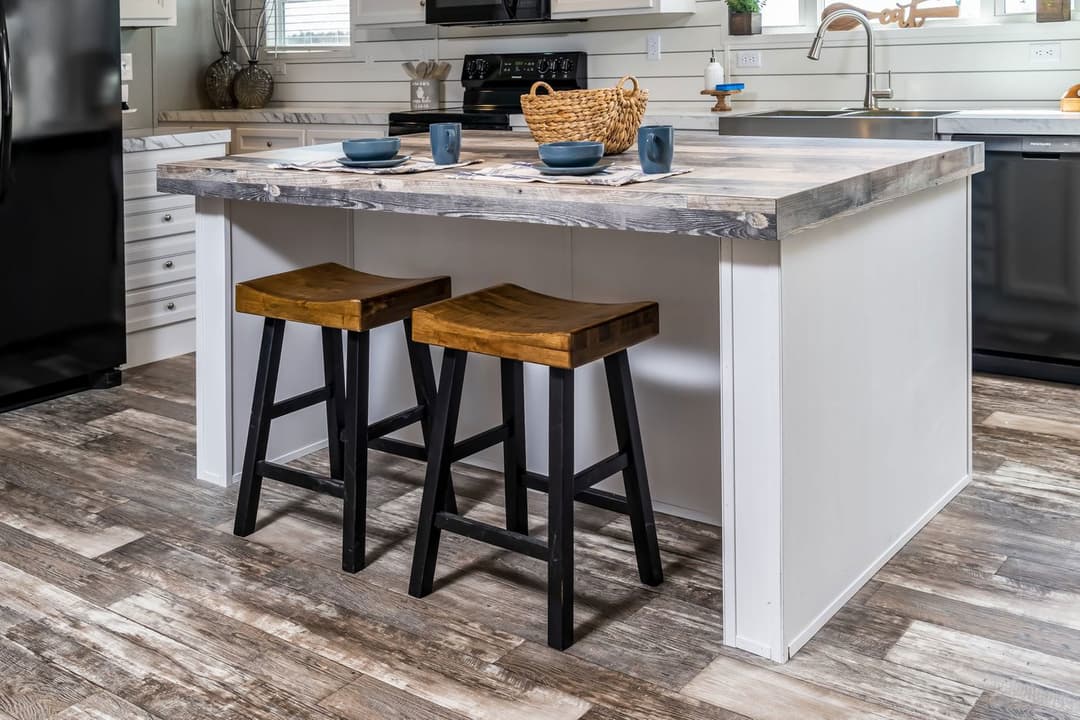 Locklear kitchen home features