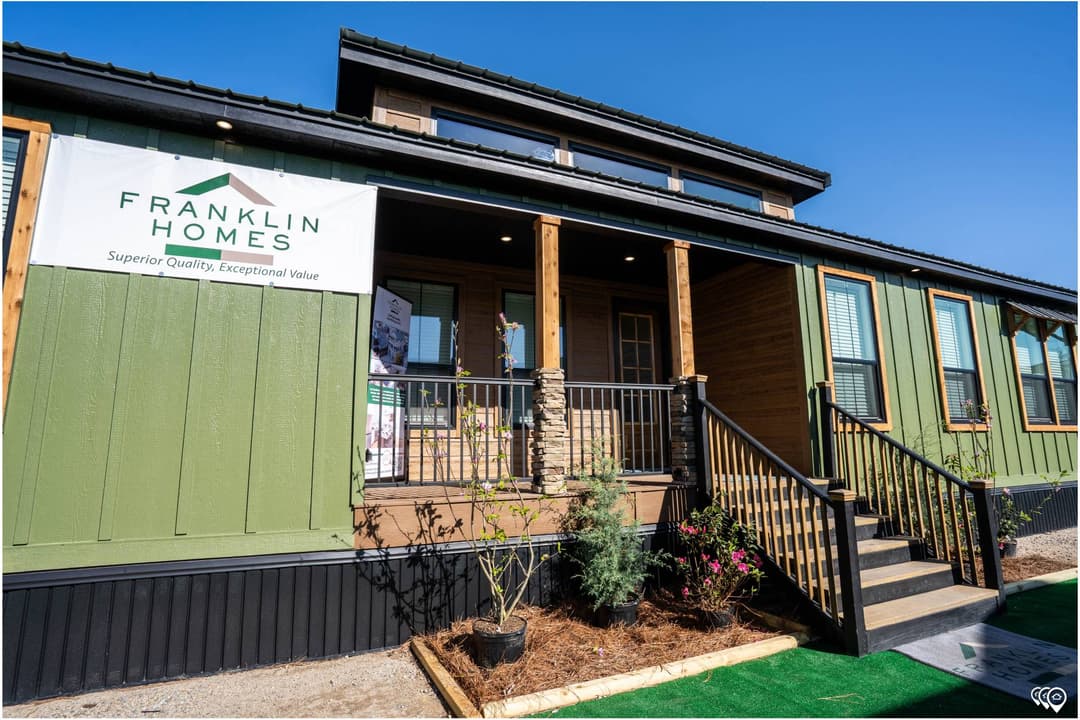 The piney branch elevation and exterior home features