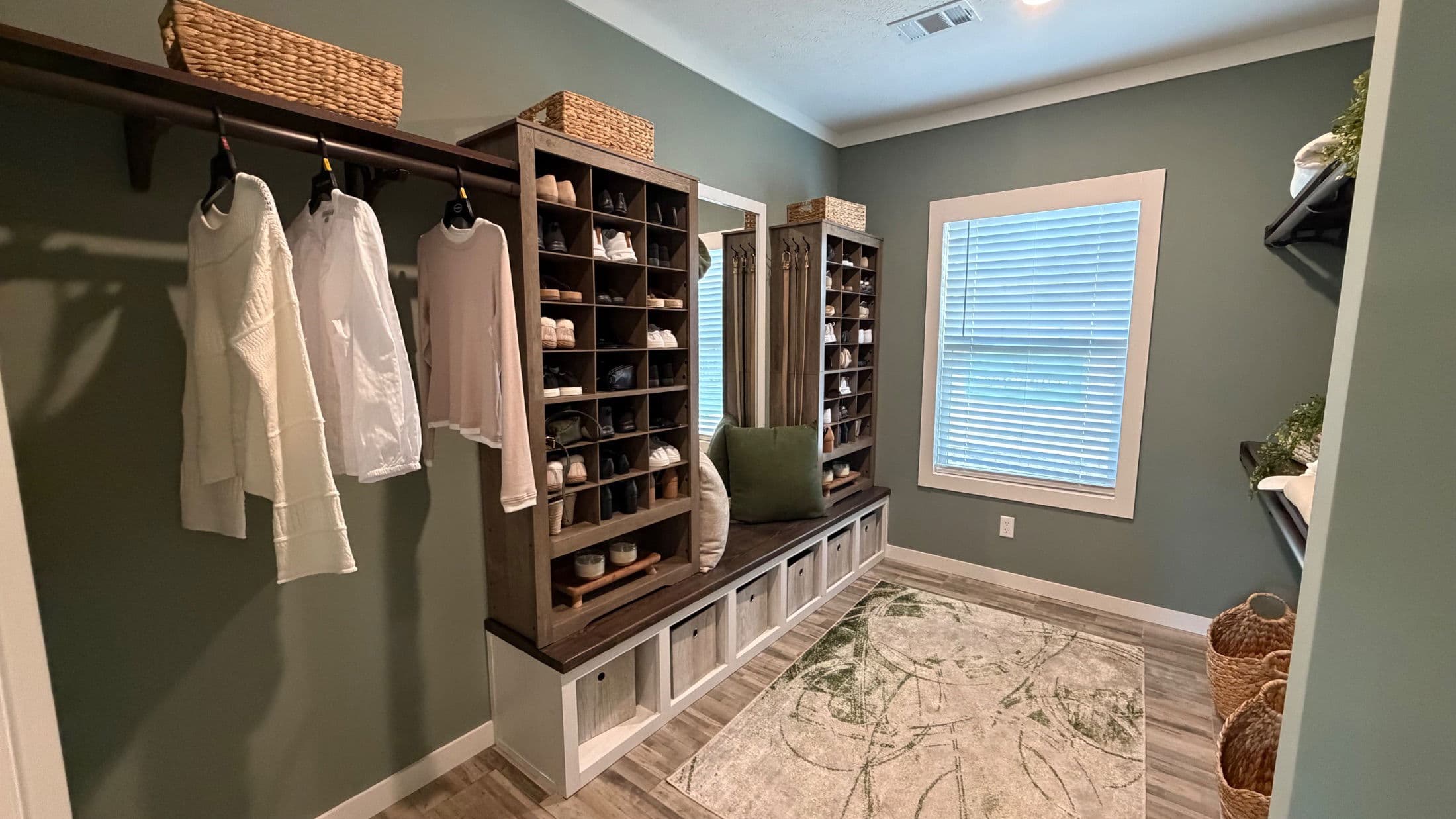 South fork (biloxi) interior home features