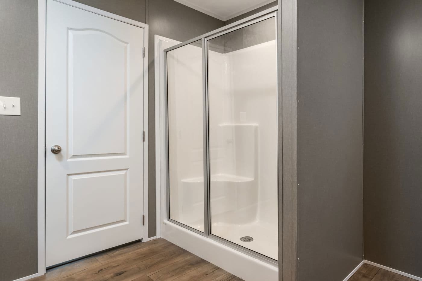 Savannah breeze bathroom home features