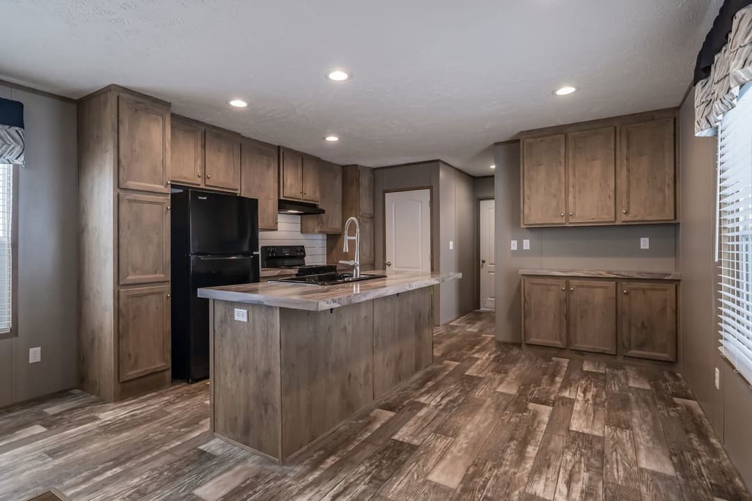 Peyton kitchen home features