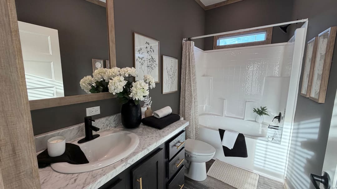 The keystone (biloxi) bathroom home features