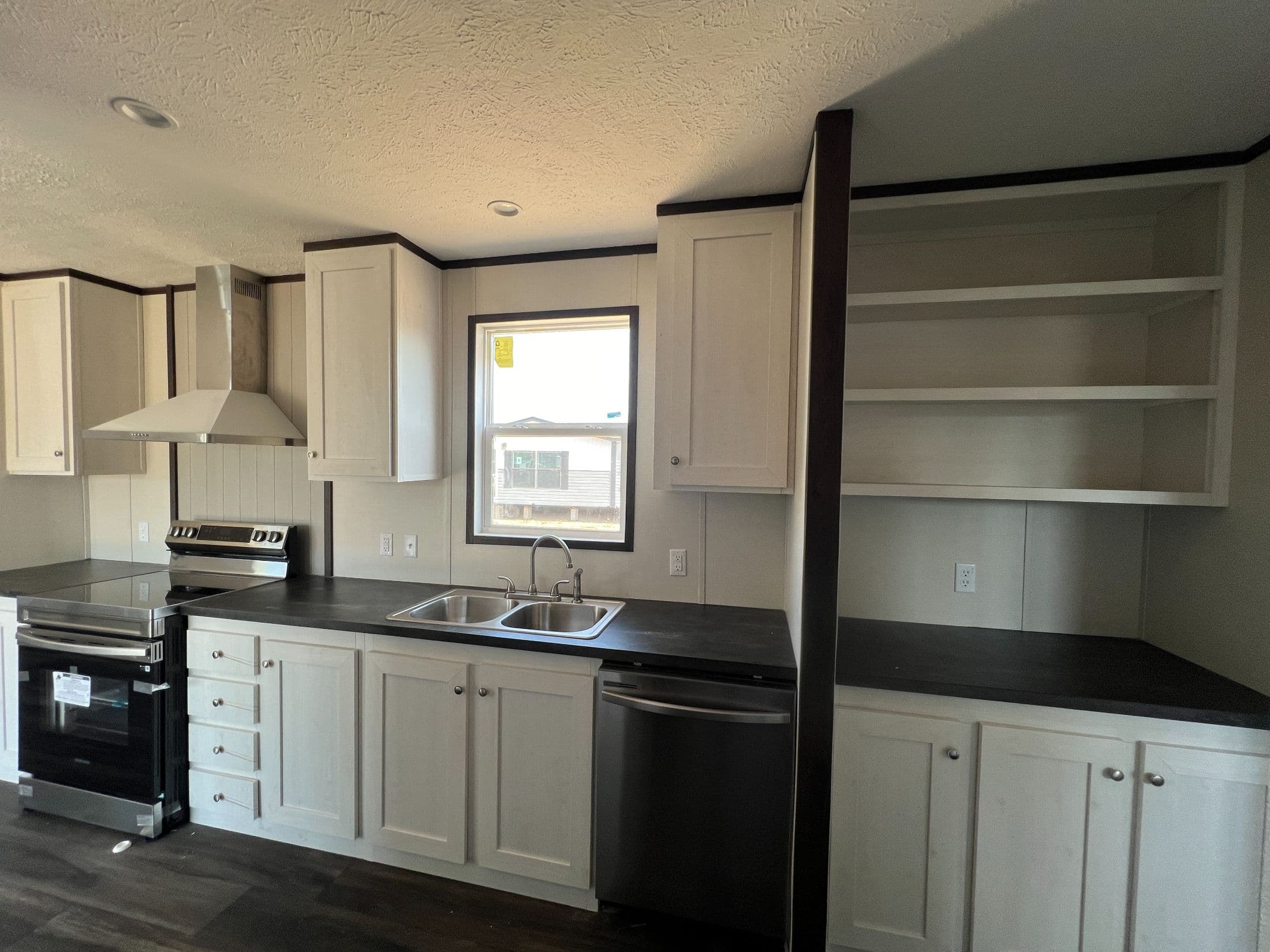 Desire kitchen home features