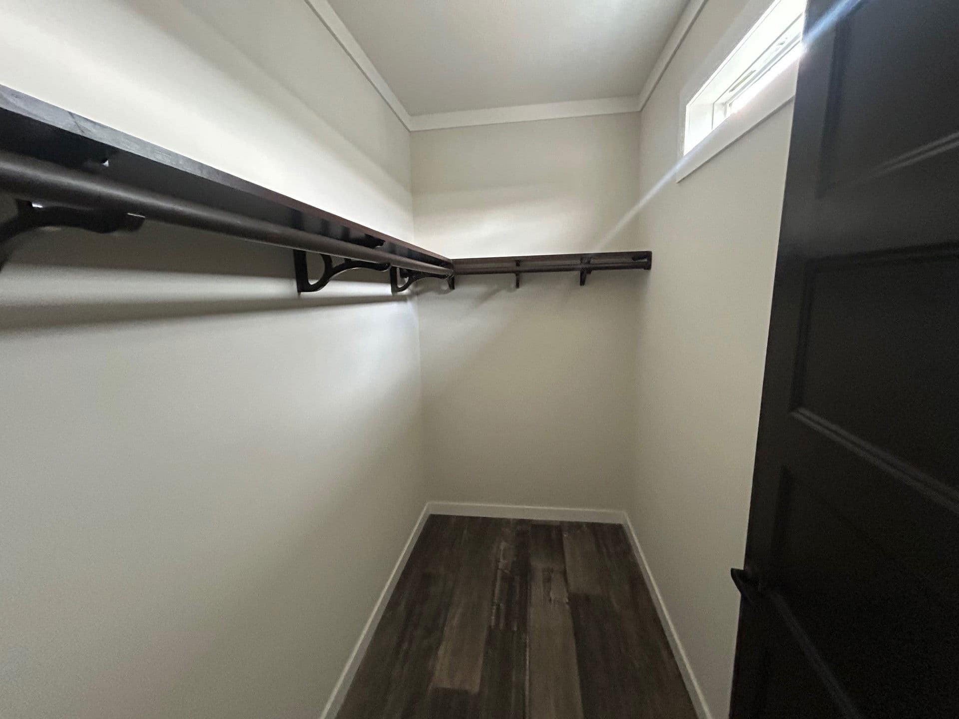 Canyon creek bedroom home features