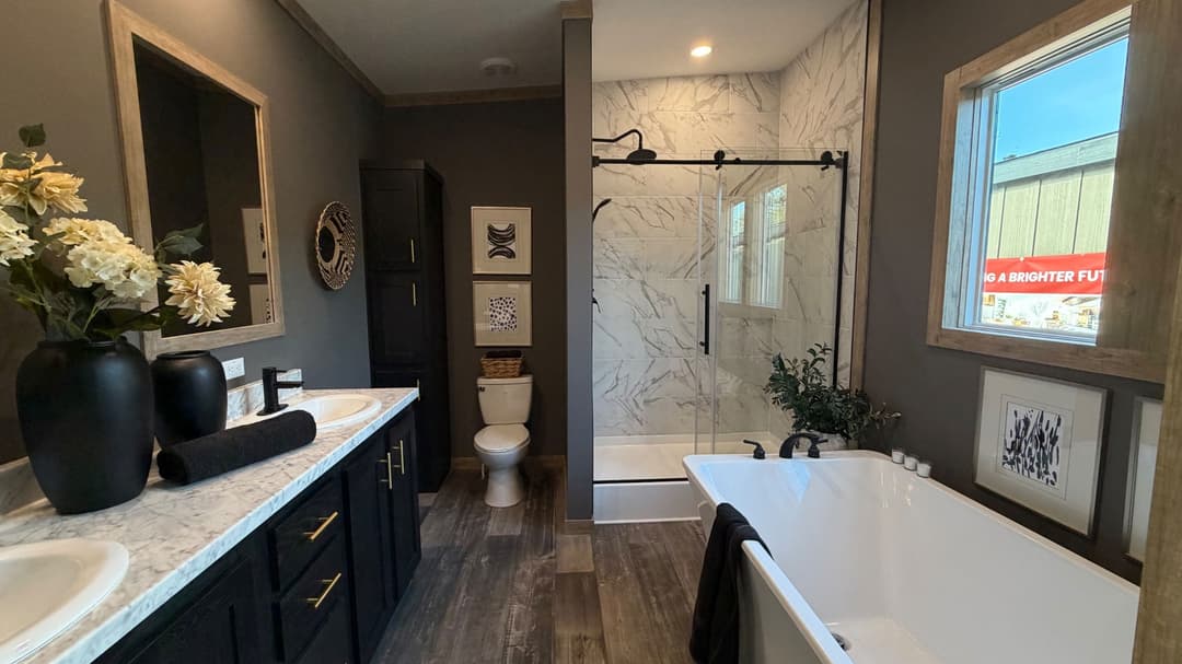 The keystone (biloxi) bathroom home features